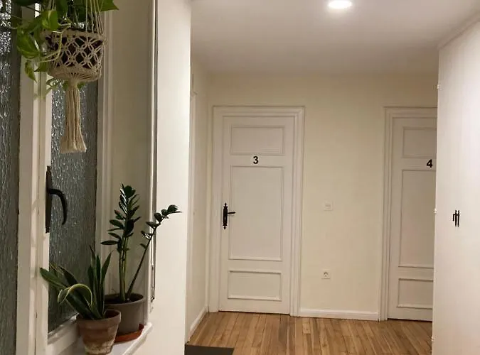 Akasha Arima Bed & Breakfast